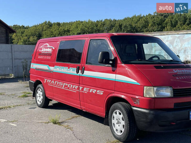 Красный Фольксваген Transporter, объемом двигателя 2.5 л и пробегом 310 тыс. км за 7700 $, фото 5 на Automoto.ua