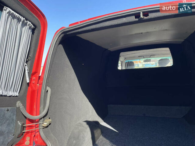 Красный Фольксваген Transporter, объемом двигателя 2.5 л и пробегом 310 тыс. км за 7700 $, фото 67 на Automoto.ua