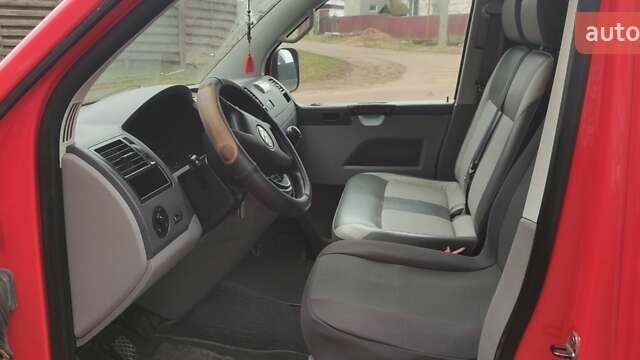 Красный Фольксваген Transporter, объемом двигателя 1.9 л и пробегом 345 тыс. км за 8000 $, фото 22 на Automoto.ua
