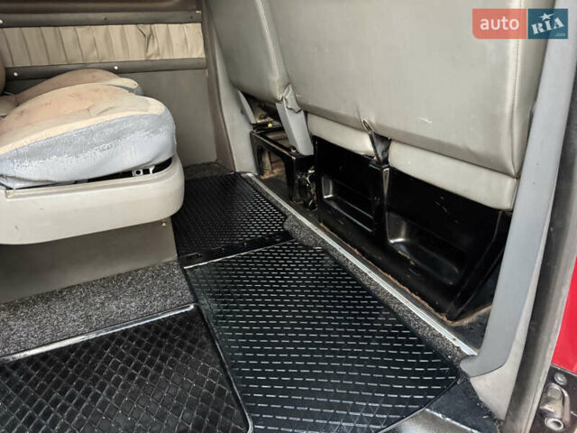Красный Фольксваген Transporter, объемом двигателя 1.9 л и пробегом 221 тыс. км за 6999 $, фото 40 на Automoto.ua