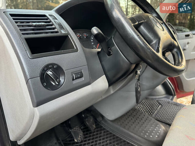 Красный Фольксваген Transporter, объемом двигателя 1.9 л и пробегом 221 тыс. км за 6999 $, фото 57 на Automoto.ua