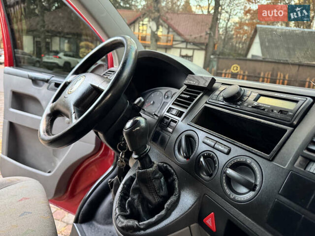 Красный Фольксваген Transporter, объемом двигателя 1.9 л и пробегом 221 тыс. км за 6999 $, фото 41 на Automoto.ua