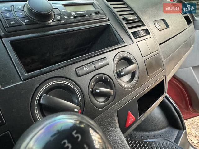 Красный Фольксваген Transporter, объемом двигателя 1.9 л и пробегом 221 тыс. км за 6999 $, фото 50 на Automoto.ua