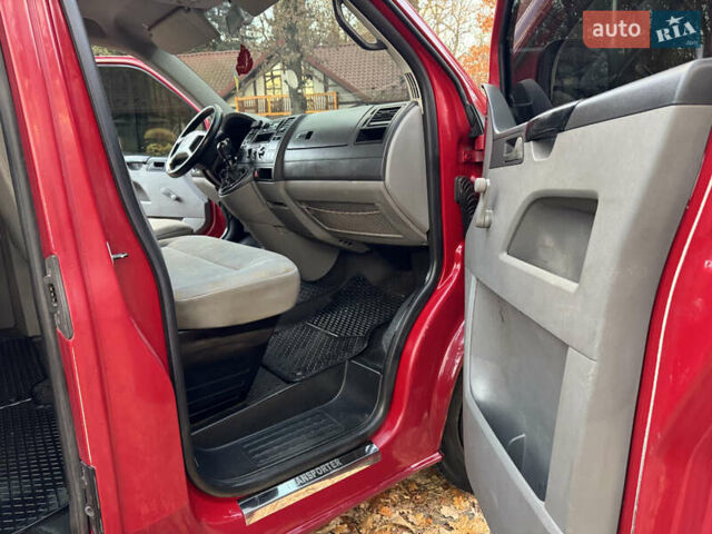 Красный Фольксваген Transporter, объемом двигателя 1.9 л и пробегом 221 тыс. км за 6999 $, фото 45 на Automoto.ua