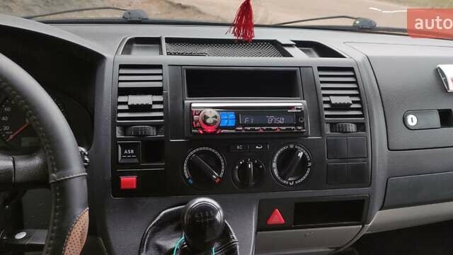 Красный Фольксваген Transporter, объемом двигателя 1.9 л и пробегом 345 тыс. км за 8000 $, фото 24 на Automoto.ua