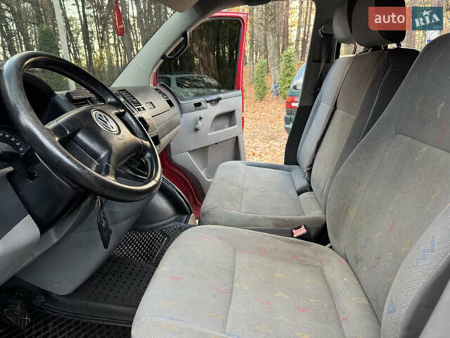 Красный Фольксваген Transporter, объемом двигателя 1.9 л и пробегом 221 тыс. км за 6999 $, фото 48 на Automoto.ua