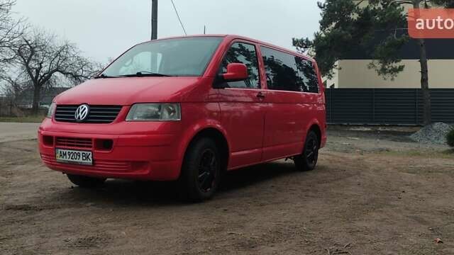 Красный Фольксваген Transporter, объемом двигателя 1.9 л и пробегом 345 тыс. км за 8000 $, фото 2 на Automoto.ua