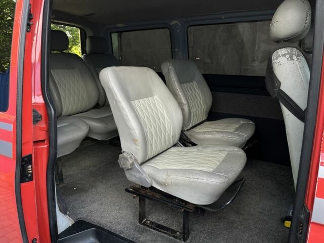 Красный Фольксваген Transporter, объемом двигателя 2.5 л и пробегом 300 тыс. км за 6800 $, фото 14 на Automoto.ua