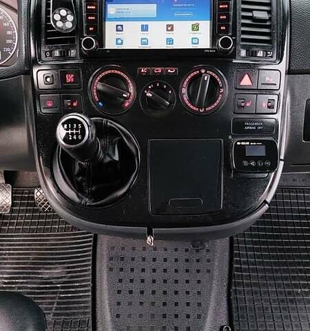 Красный Фольксваген Transporter, объемом двигателя 2.46 л и пробегом 220 тыс. км за 13800 $, фото 25 на Automoto.ua