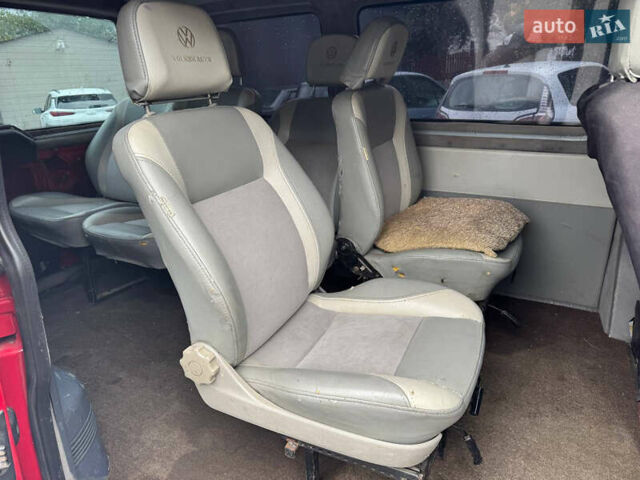 Красный Фольксваген Transporter, объемом двигателя 2.46 л и пробегом 520 тыс. км за 7500 $, фото 16 на Automoto.ua