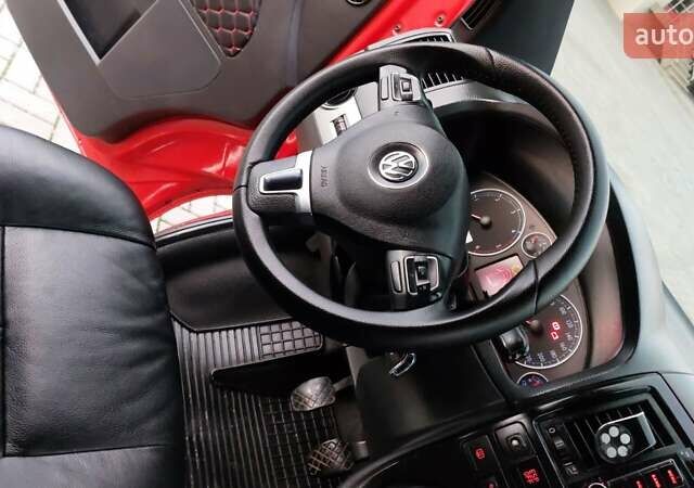 Красный Фольксваген Transporter, объемом двигателя 2.46 л и пробегом 220 тыс. км за 13800 $, фото 26 на Automoto.ua