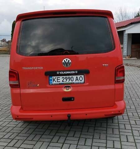 Красный Фольксваген Transporter, объемом двигателя 2.46 л и пробегом 220 тыс. км за 13800 $, фото 11 на Automoto.ua