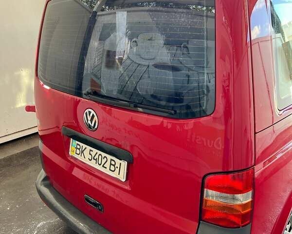 Красный Фольксваген Transporter, объемом двигателя 2.46 л и пробегом 370 тыс. км за 6200 $, фото 5 на Automoto.ua