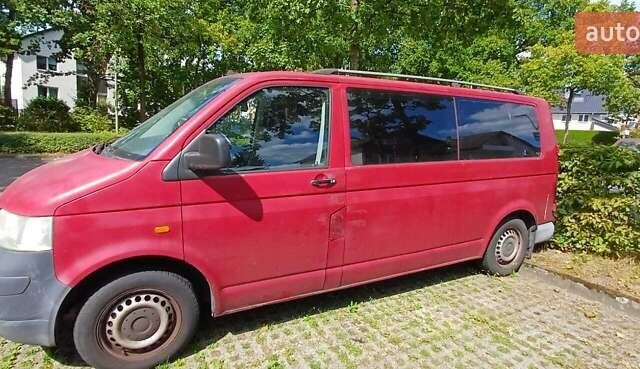 Красный Фольксваген Transporter, объемом двигателя 2.46 л и пробегом 400 тыс. км за 5000 $, фото 1 на Automoto.ua