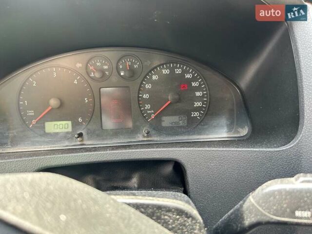 Красный Фольксваген Transporter, объемом двигателя 2.46 л и пробегом 400 тыс. км за 5000 $, фото 10 на Automoto.ua