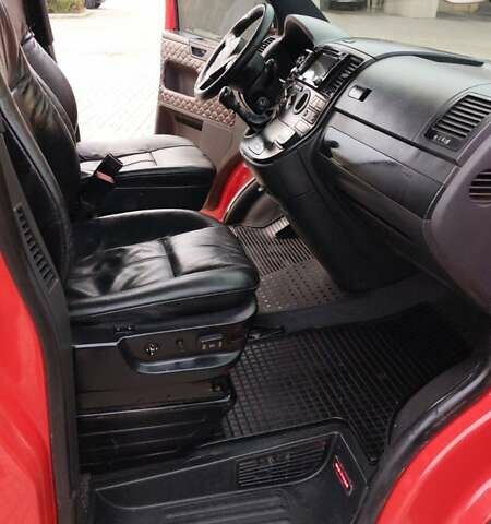 Красный Фольксваген Transporter, объемом двигателя 2.46 л и пробегом 220 тыс. км за 13800 $, фото 38 на Automoto.ua