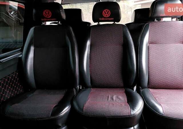 Красный Фольксваген Transporter, объемом двигателя 2.46 л и пробегом 220 тыс. км за 13800 $, фото 24 на Automoto.ua