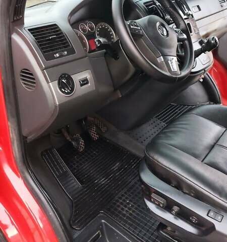 Красный Фольксваген Transporter, объемом двигателя 2.46 л и пробегом 220 тыс. км за 13800 $, фото 31 на Automoto.ua