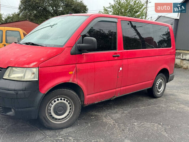 Красный Фольксваген Transporter, объемом двигателя 2.46 л и пробегом 520 тыс. км за 7500 $, фото 2 на Automoto.ua