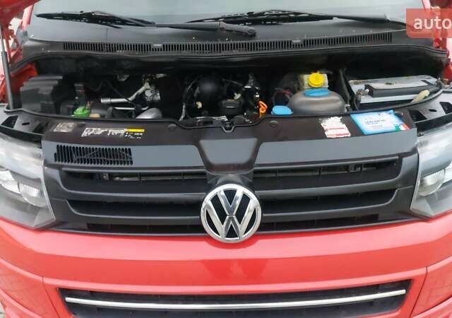 Красный Фольксваген Transporter, объемом двигателя 2.46 л и пробегом 220 тыс. км за 13800 $, фото 6 на Automoto.ua