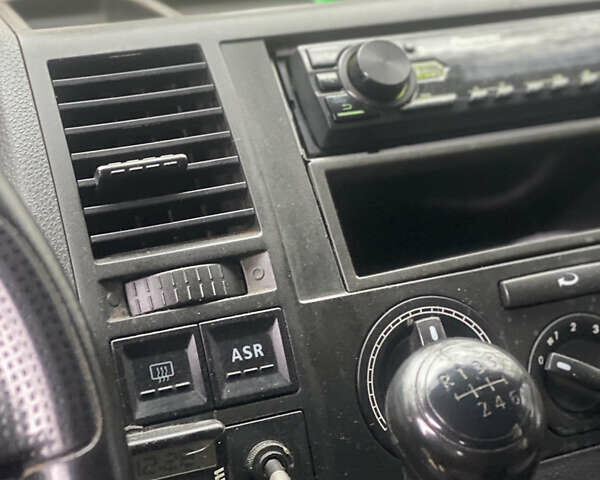 Красный Фольксваген Transporter, объемом двигателя 2.46 л и пробегом 300 тыс. км за 7500 $, фото 7 на Automoto.ua