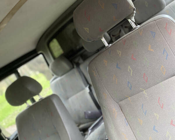 Красный Фольксваген Transporter, объемом двигателя 2.46 л и пробегом 300 тыс. км за 7500 $, фото 8 на Automoto.ua