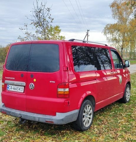 Красный Фольксваген Transporter, объемом двигателя 2.5 л и пробегом 405 тыс. км за 7500 $, фото 4 на Automoto.ua