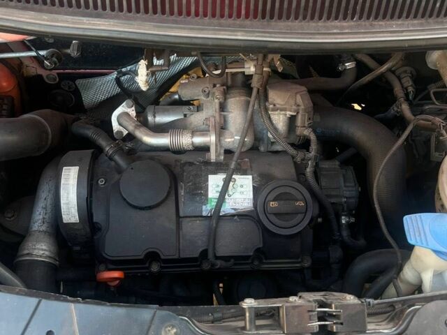 Красный Фольксваген Transporter, объемом двигателя 1.9 л и пробегом 334 тыс. км за 7200 $, фото 17 на Automoto.ua