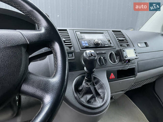 Красный Фольксваген Transporter, объемом двигателя 1.9 л и пробегом 335 тыс. км за 7899 $, фото 78 на Automoto.ua