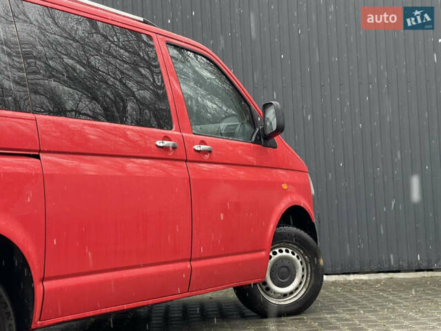 Красный Фольксваген Transporter, объемом двигателя 1.9 л и пробегом 335 тыс. км за 7899 $, фото 59 на Automoto.ua