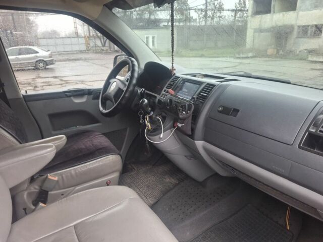 Красный Фольксваген Transporter, объемом двигателя 2.5 л и пробегом 302 тыс. км за 7000 $, фото 6 на Automoto.ua