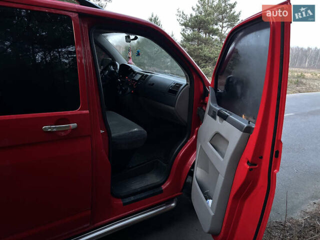 Красный Фольксваген Transporter, объемом двигателя 1.98 л и пробегом 259 тыс. км за 8500 $, фото 7 на Automoto.ua