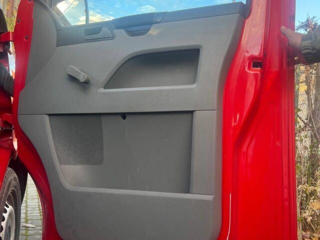 Красный Фольксваген Transporter, объемом двигателя 1.9 л и пробегом 334 тыс. км за 7200 $, фото 16 на Automoto.ua