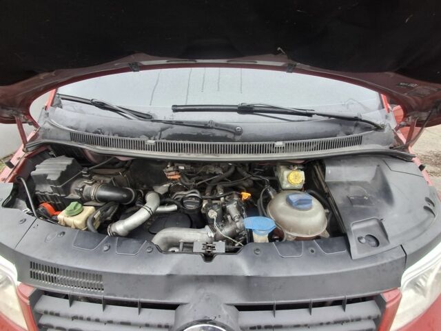 Красный Фольксваген Transporter, объемом двигателя 2.5 л и пробегом 302 тыс. км за 7000 $, фото 7 на Automoto.ua