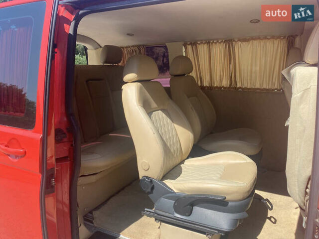 Красный Фольксваген Transporter, объемом двигателя 2.46 л и пробегом 313 тыс. км за 10499 $, фото 4 на Automoto.ua