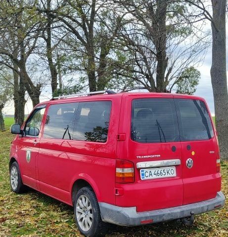 Красный Фольксваген Transporter, объемом двигателя 2.5 л и пробегом 405 тыс. км за 7500 $, фото 5 на Automoto.ua