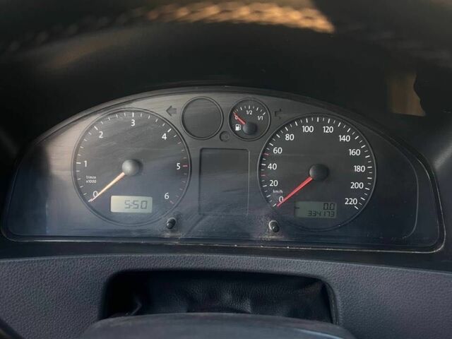 Красный Фольксваген Transporter, объемом двигателя 1.9 л и пробегом 334 тыс. км за 7200 $, фото 19 на Automoto.ua