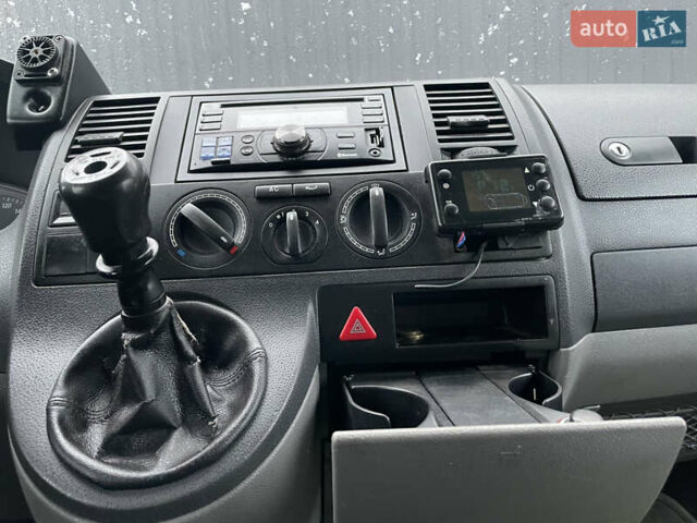 Красный Фольксваген Transporter, объемом двигателя 1.9 л и пробегом 335 тыс. км за 7899 $, фото 80 на Automoto.ua