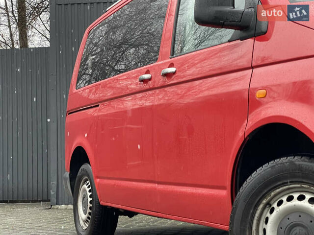 Красный Фольксваген Transporter, объемом двигателя 1.9 л и пробегом 335 тыс. км за 7899 $, фото 38 на Automoto.ua
