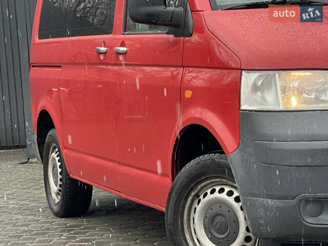 Красный Фольксваген Transporter, объемом двигателя 1.9 л и пробегом 335 тыс. км за 7899 $, фото 35 на Automoto.ua
