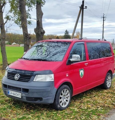 Красный Фольксваген Transporter, объемом двигателя 2.5 л и пробегом 405 тыс. км за 7500 $, фото 1 на Automoto.ua