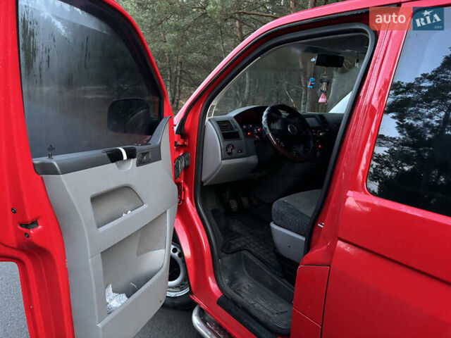 Красный Фольксваген Transporter, объемом двигателя 1.98 л и пробегом 259 тыс. км за 8500 $, фото 5 на Automoto.ua