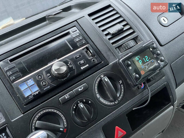 Красный Фольксваген Transporter, объемом двигателя 1.9 л и пробегом 335 тыс. км за 7899 $, фото 79 на Automoto.ua