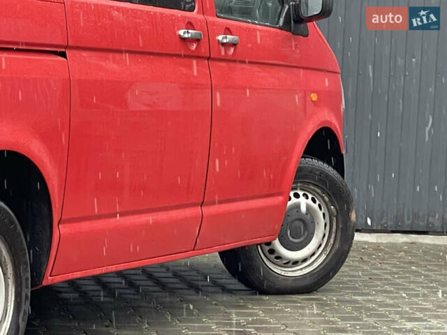 Красный Фольксваген Transporter, объемом двигателя 1.9 л и пробегом 335 тыс. км за 7899 $, фото 58 на Automoto.ua