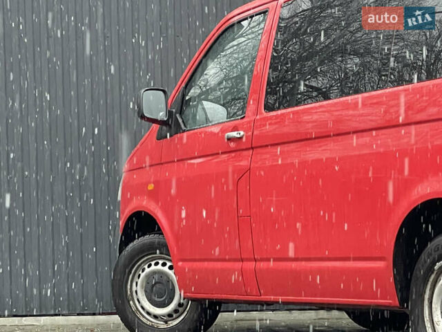 Красный Фольксваген Transporter, объемом двигателя 1.9 л и пробегом 335 тыс. км за 7899 $, фото 70 на Automoto.ua
