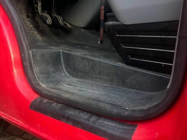 Красный Фольксваген Transporter, объемом двигателя 1.9 л и пробегом 334 тыс. км за 7200 $, фото 15 на Automoto.ua