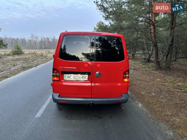 Красный Фольксваген Transporter, объемом двигателя 1.98 л и пробегом 259 тыс. км за 8500 $, фото 3 на Automoto.ua