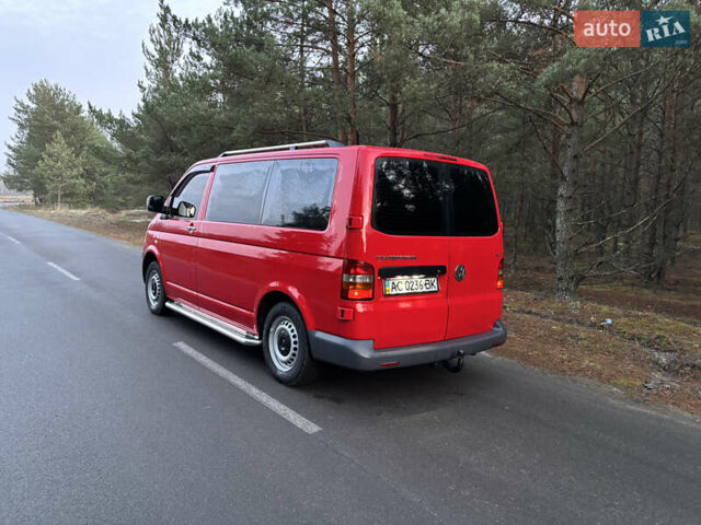 Красный Фольксваген Transporter, объемом двигателя 1.98 л и пробегом 259 тыс. км за 8500 $, фото 2 на Automoto.ua