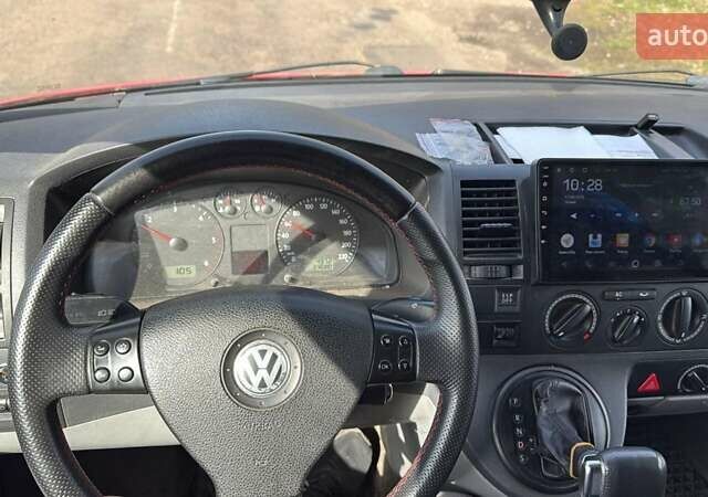 Красный Фольксваген Transporter, объемом двигателя 2.5 л и пробегом 430 тыс. км за 7900 $, фото 1 на Automoto.ua