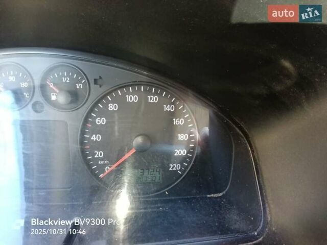 Красный Фольксваген Transporter, объемом двигателя 1.98 л и пробегом 383 тыс. км за 8500 $, фото 1 на Automoto.ua